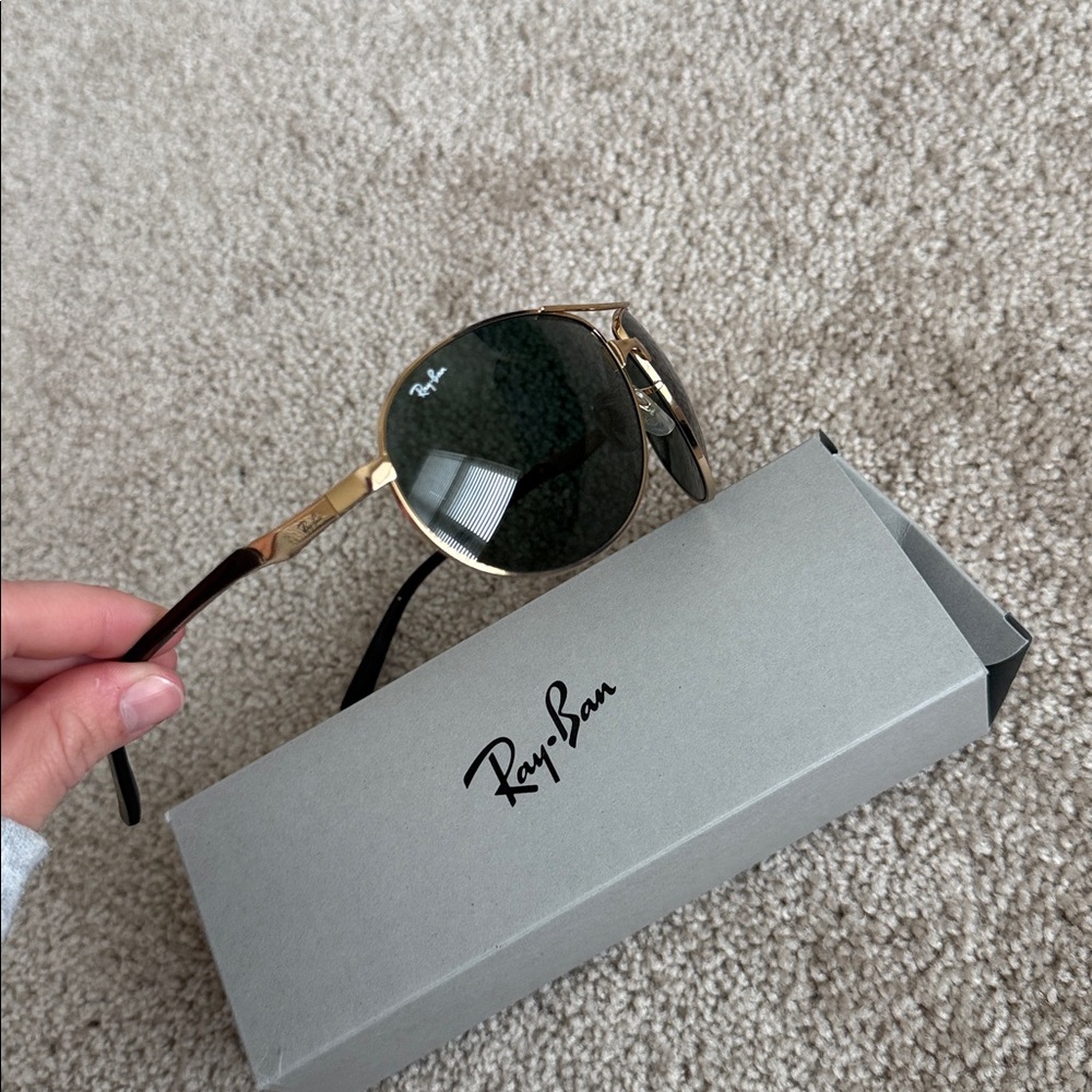 Ray Ban Gold Frame Aviator Style Sunglasses - Picture 2 of 5